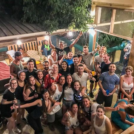 Bella'S Backpackers Cayo Hostel San Ignacio Bagian luar foto