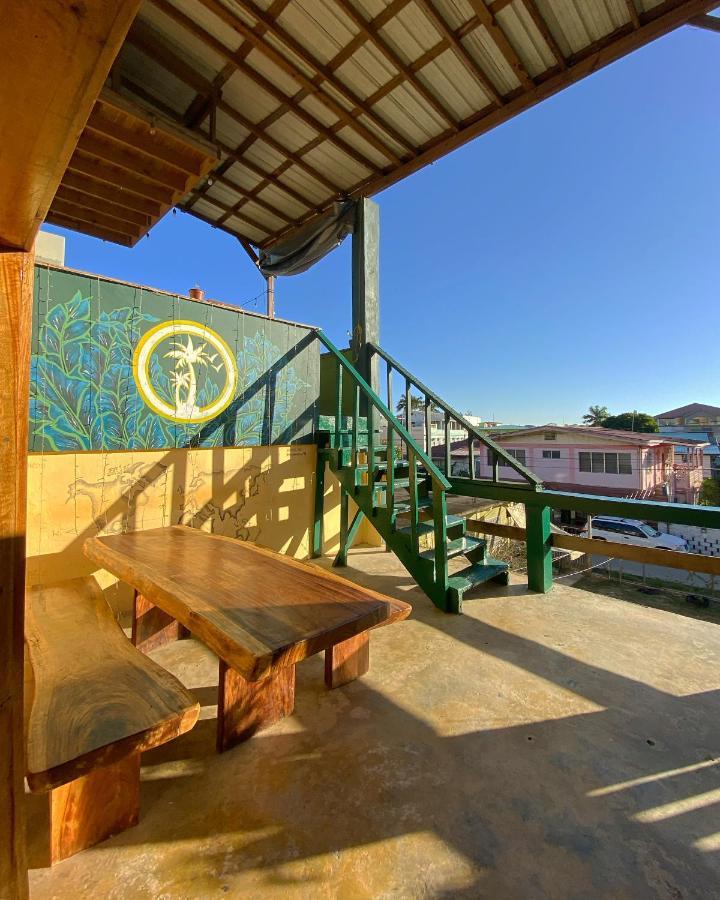 Bella'S Backpackers Cayo Hostel San Ignacio Bagian luar foto